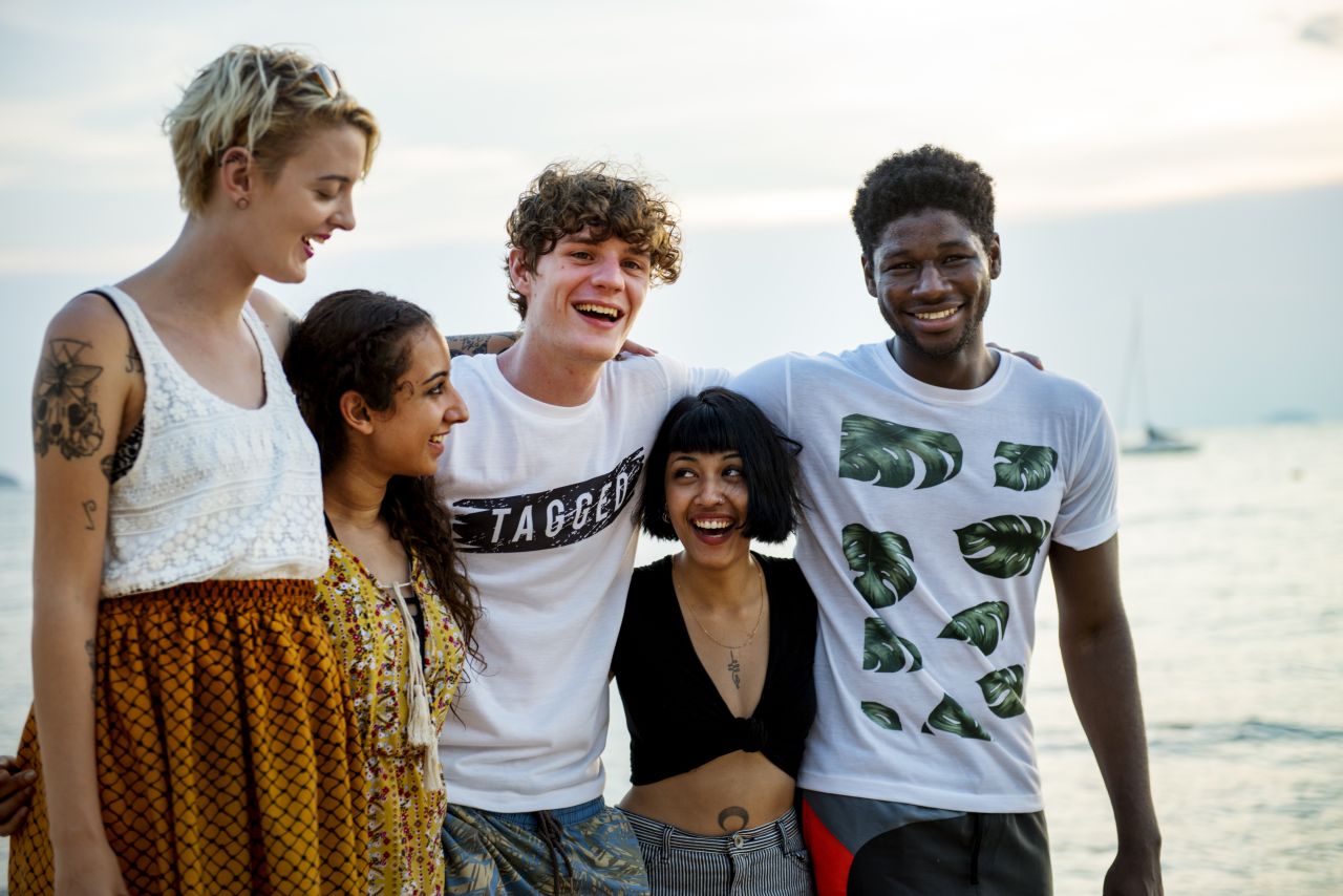 img-KW-group-of-teens1